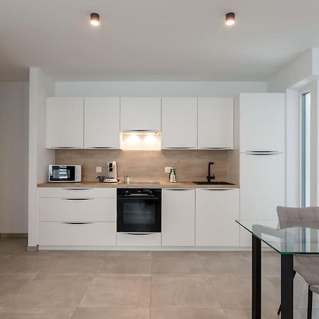 Superbe Appartement Avec Parking Malmedy Esterno foto