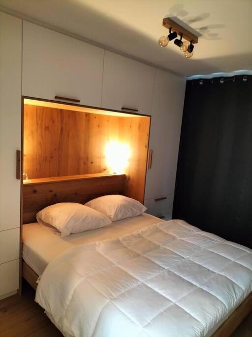 Superbe Appartement Avec Parking Malmedy Esterno foto