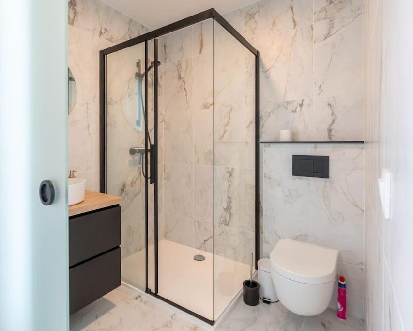 Superbe Appartement Avec Parking Malmedy Esterno foto